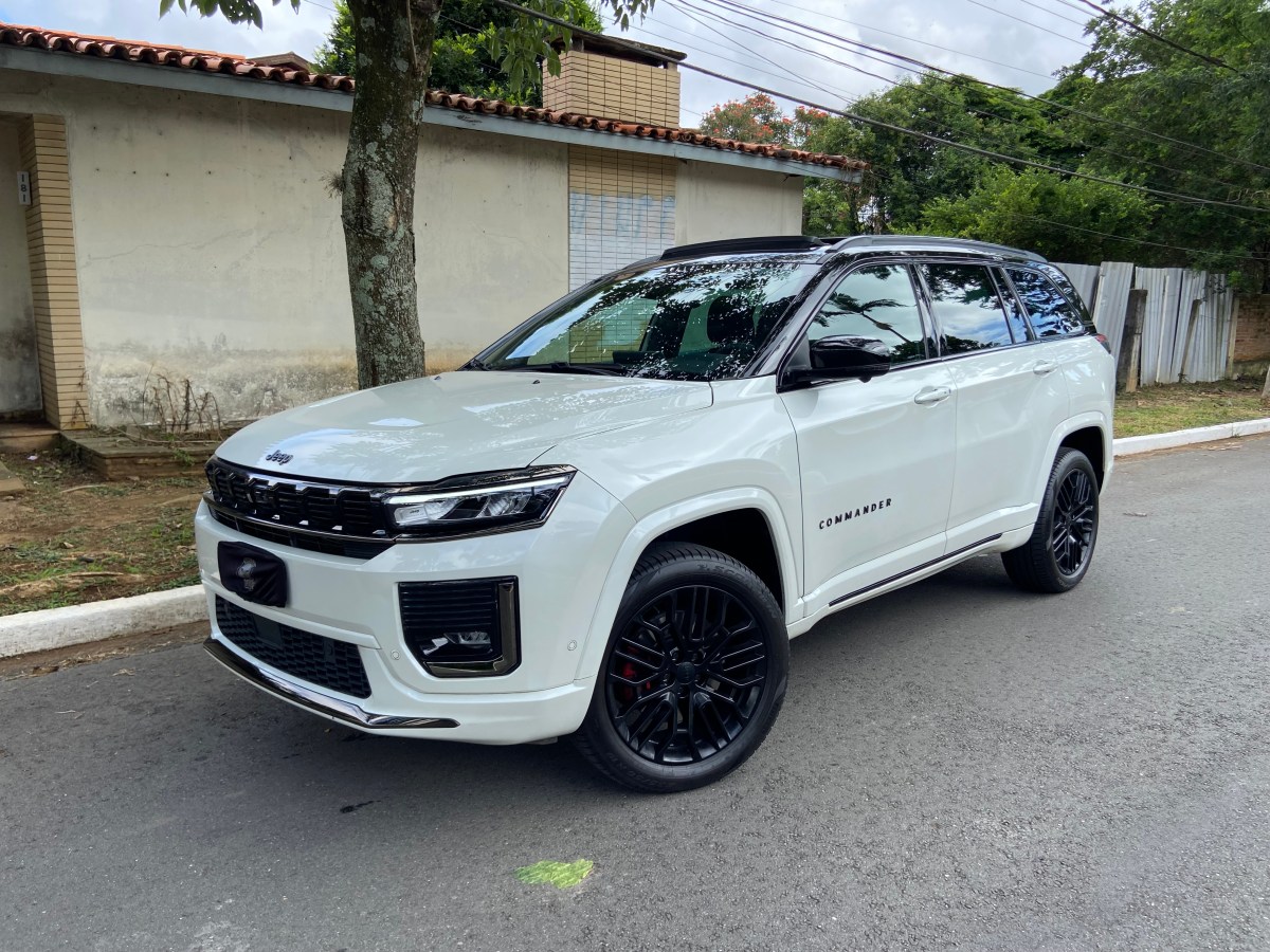 JEEP COMMANDER BLACKHAWK: o espírito esportivo dos SUVs com 272&nbsp;cv