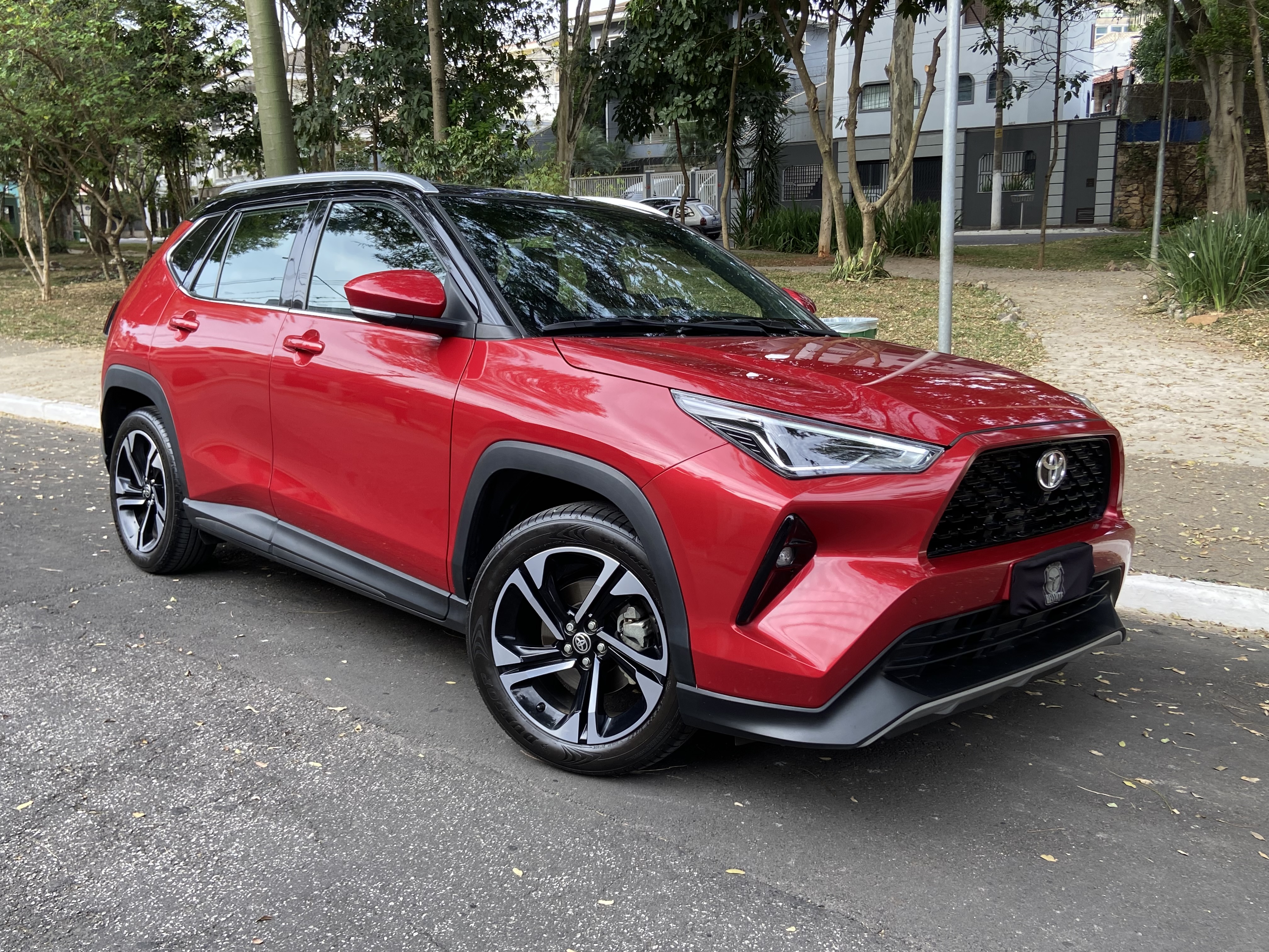 TOYOTA YARIS CROSS XRX HYBRID: como se comporta o SUV frente à concorrência chinesa